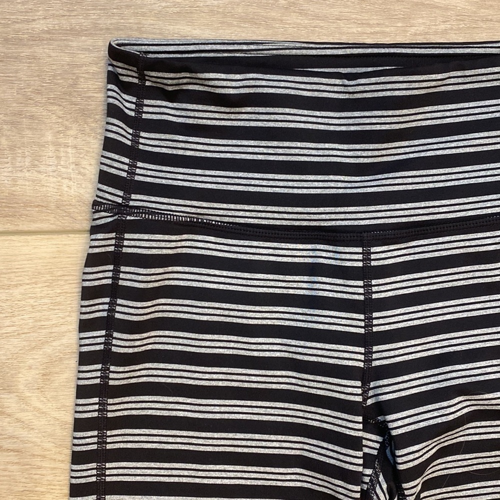 Athleta | Chaturanga Capris‎ | High Rise Cropped Yoga Leggings - Picture 3 of 11